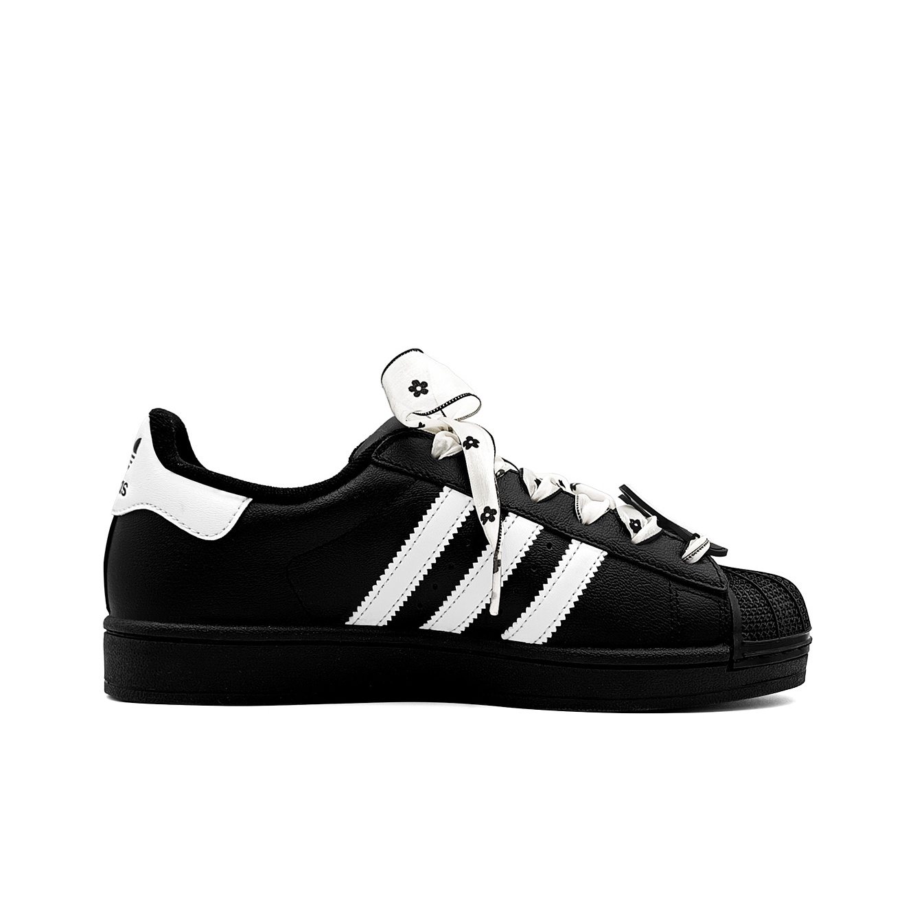 أحذية أديداس أوريجينالز سوبرست - مراجعة Adidas Shoes Superstar وسعره